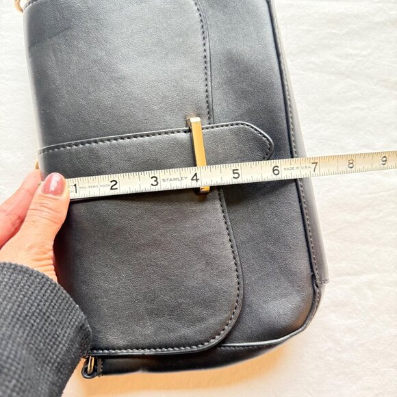 Black Faux Leather Shoulder Bag With Gold Chain & Detachable Strap By A New Day - Picture 11 of 11